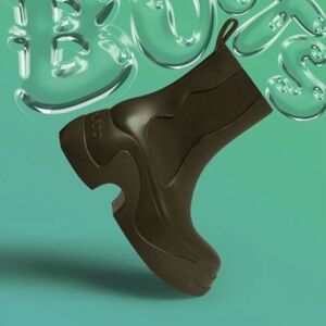 XOCOK Black Platform Chelsea Bootie